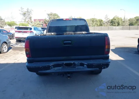 2002 Chevrolet Silverado 1500 Ls z USA, uszkodzony, nr VIN 2GCEC19X221284368